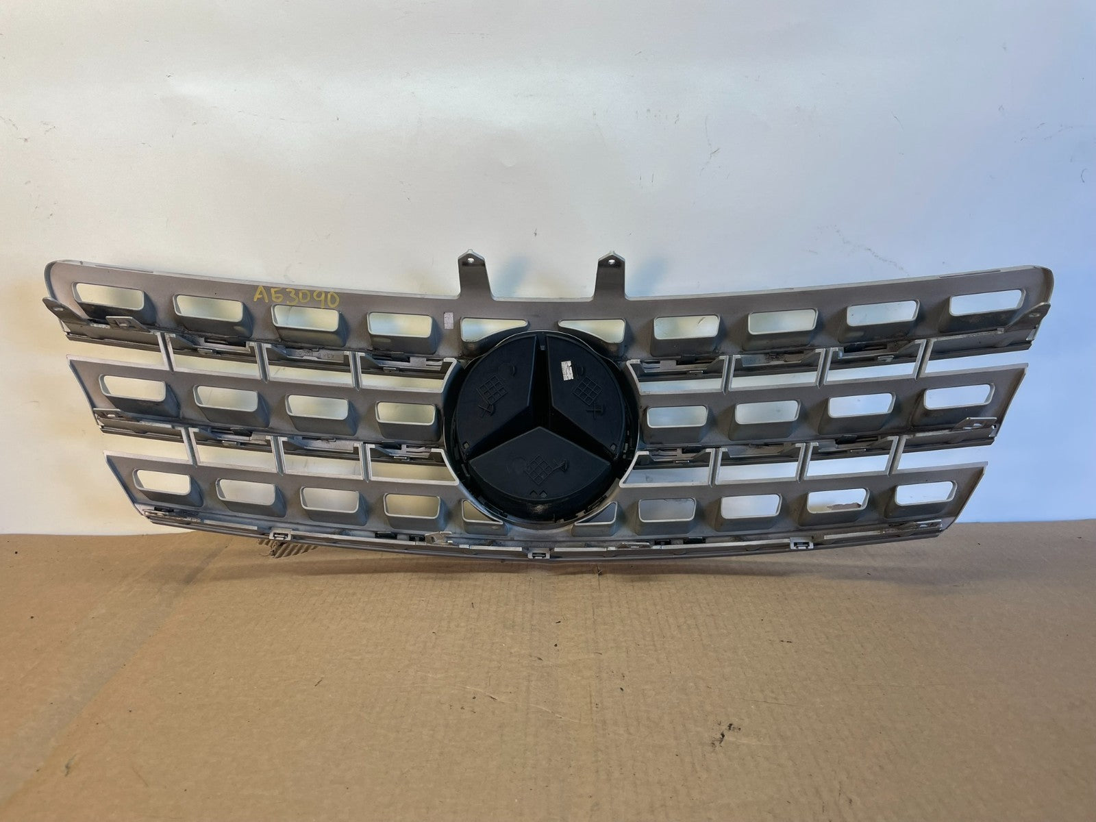 2009 to 2011 Mercedes ML-Class W164 Front Bumper Grille Grill ag3090 DG3