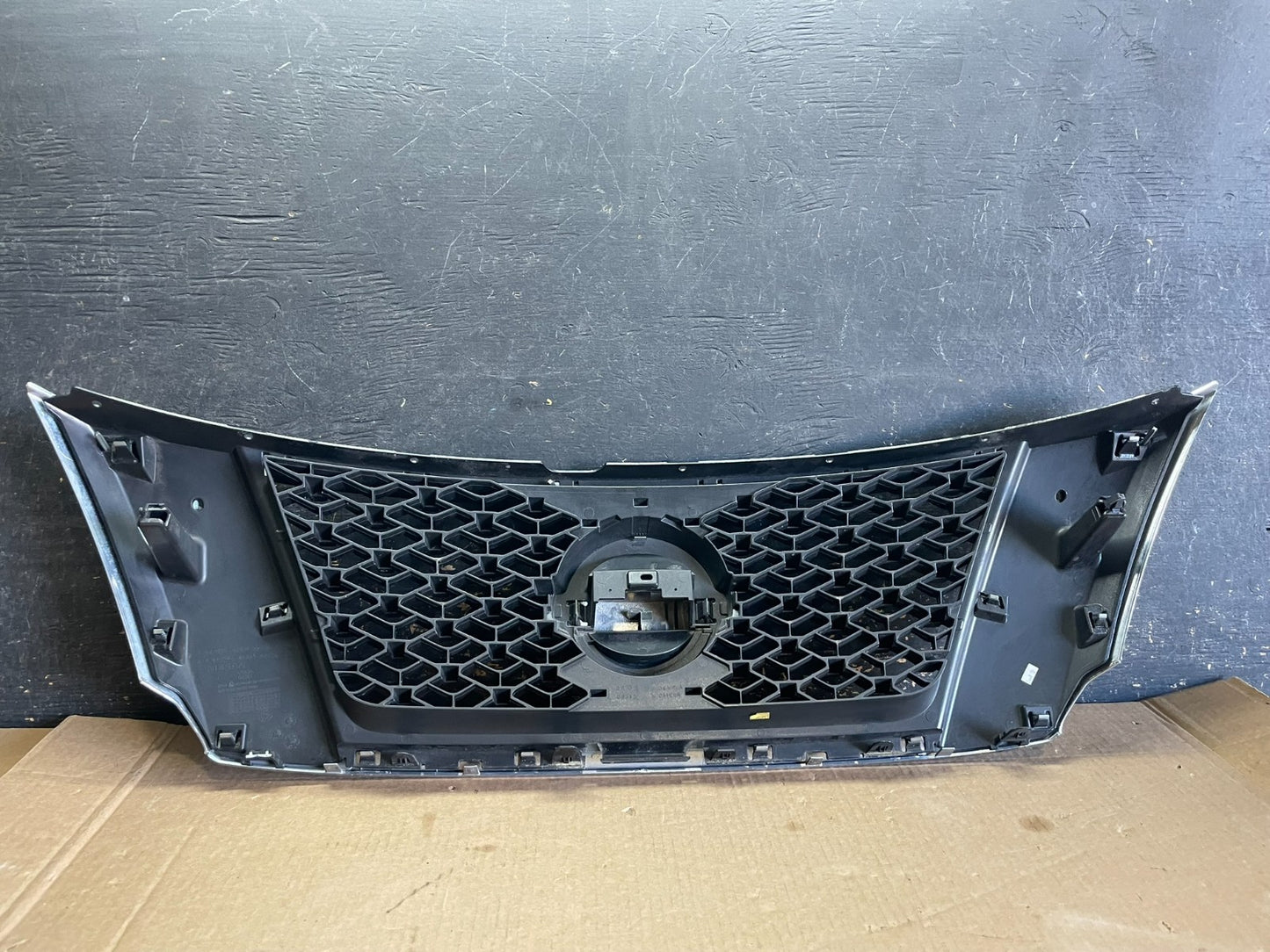 2013 - 2016 Pathfinder Front Upper Chrome Grill Grille AB3006 DG5
