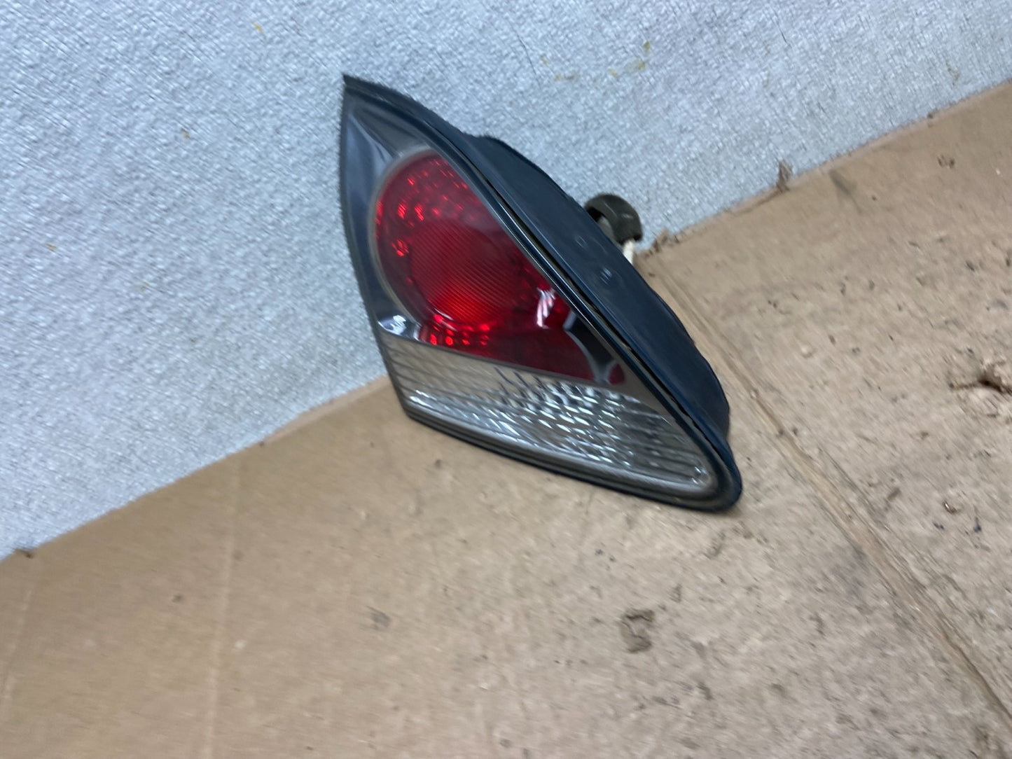 2000-2003 Lexus Rx300 Left Driver Lh Side Rear Inner Tail Light Oem AA51771
