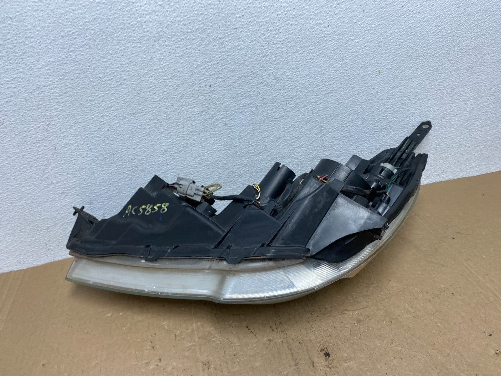 2010-2012 Subaru Legacy Outback Right Passenger Headlight AC5858 DW7