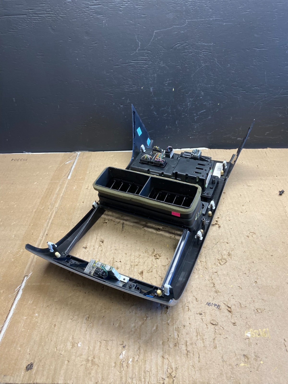 2006 - 2010 Ford Explorer Radio Heater Climate A/C Control Bezel  Trim AB5798 DG4