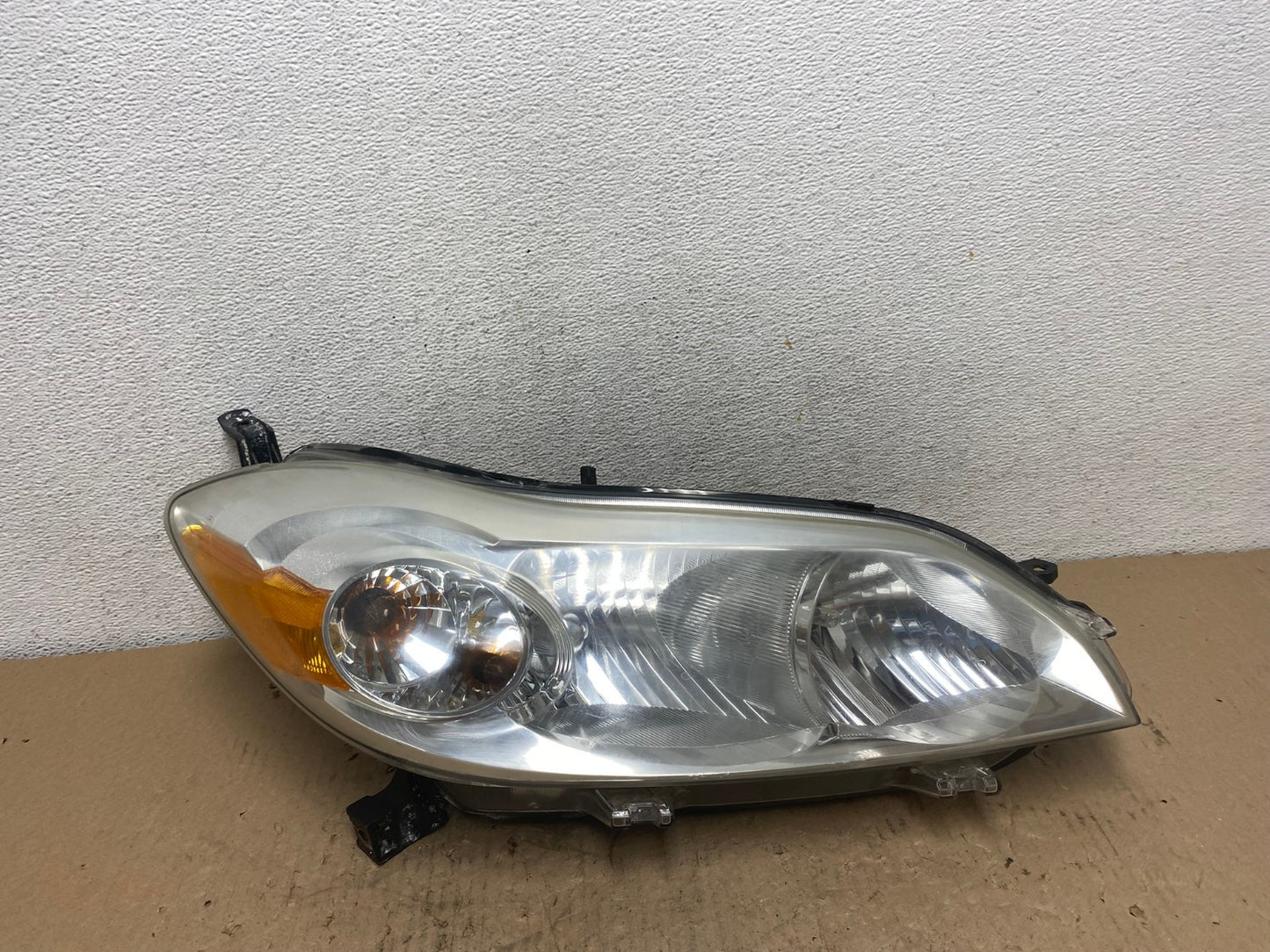 2009 to 2014 Toyota Matrix Right Passenger RH Side Halogen Headlight AF4287 LK0