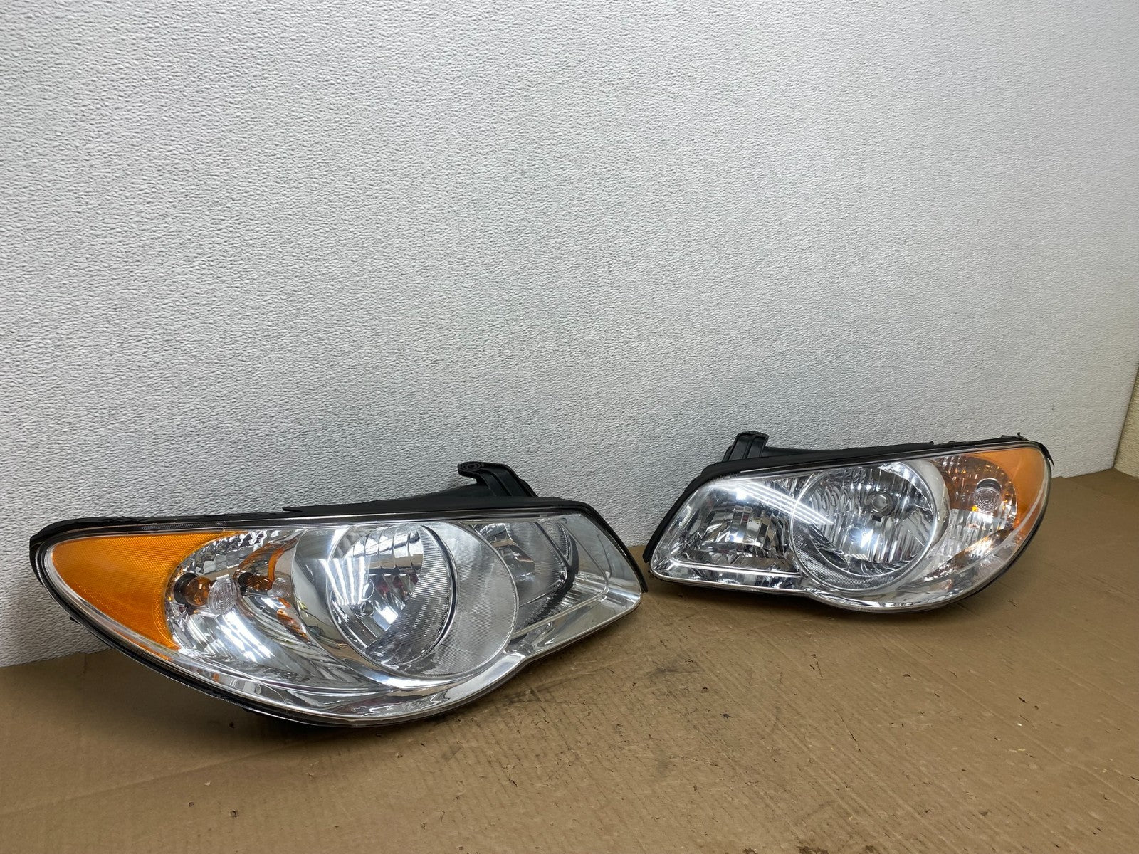 2007 2008 2009 2010 Hyundai Elantra Left+Right Side Headlights AB8363 DW2
