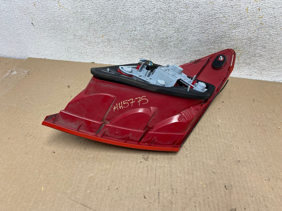 2008 2009 2010 2011 Mercedes C-Class Right Passenger Tail Light AH5775 LK3