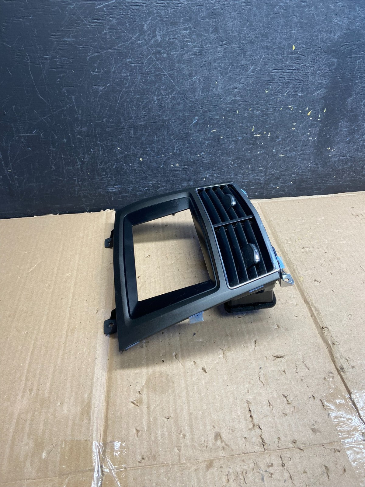 2010 - 2012 Lincoln Mkt Center Dash Gps Radio Bezel Panel Air Vent ai2726 DG1