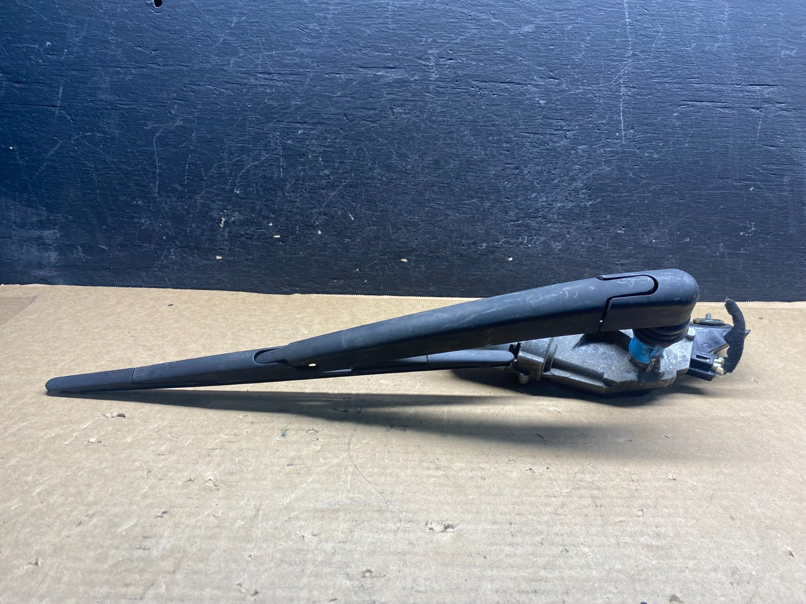 2013 - 2017 Hyundai Santa Fe Rear Glass Windshield Wiper Motor af6661 DG3