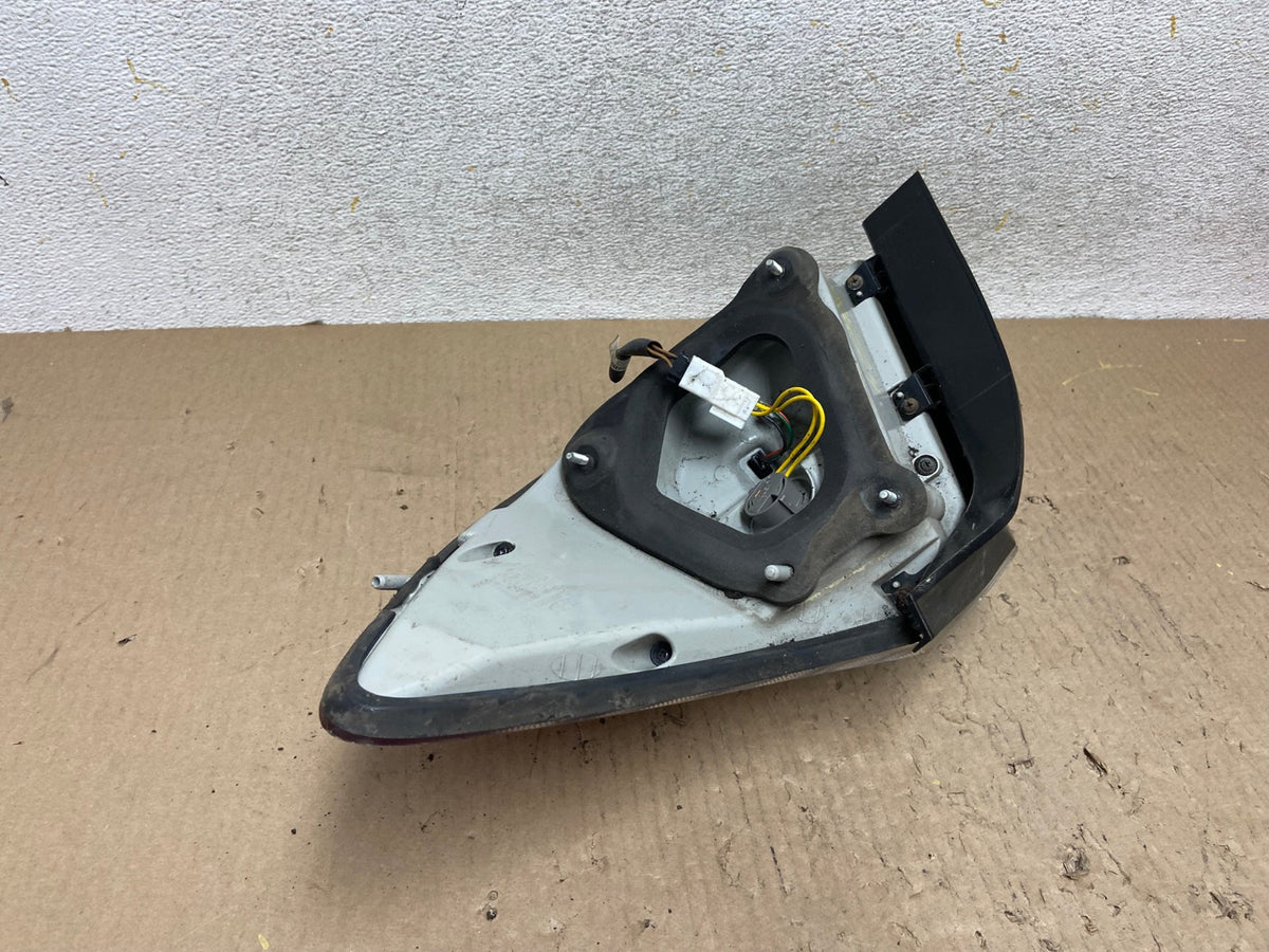 2009-2011 Hyundai Genesis Sedan Left Driver LH Tail Light AH6024 LK5