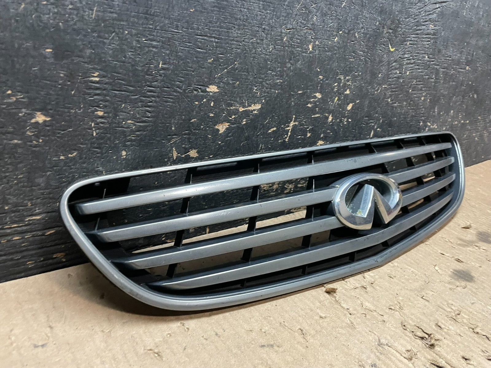 2002 2003 2004 Infiniti I35 Sedan Front Upper Grill Grille Oem Z5707 DG2