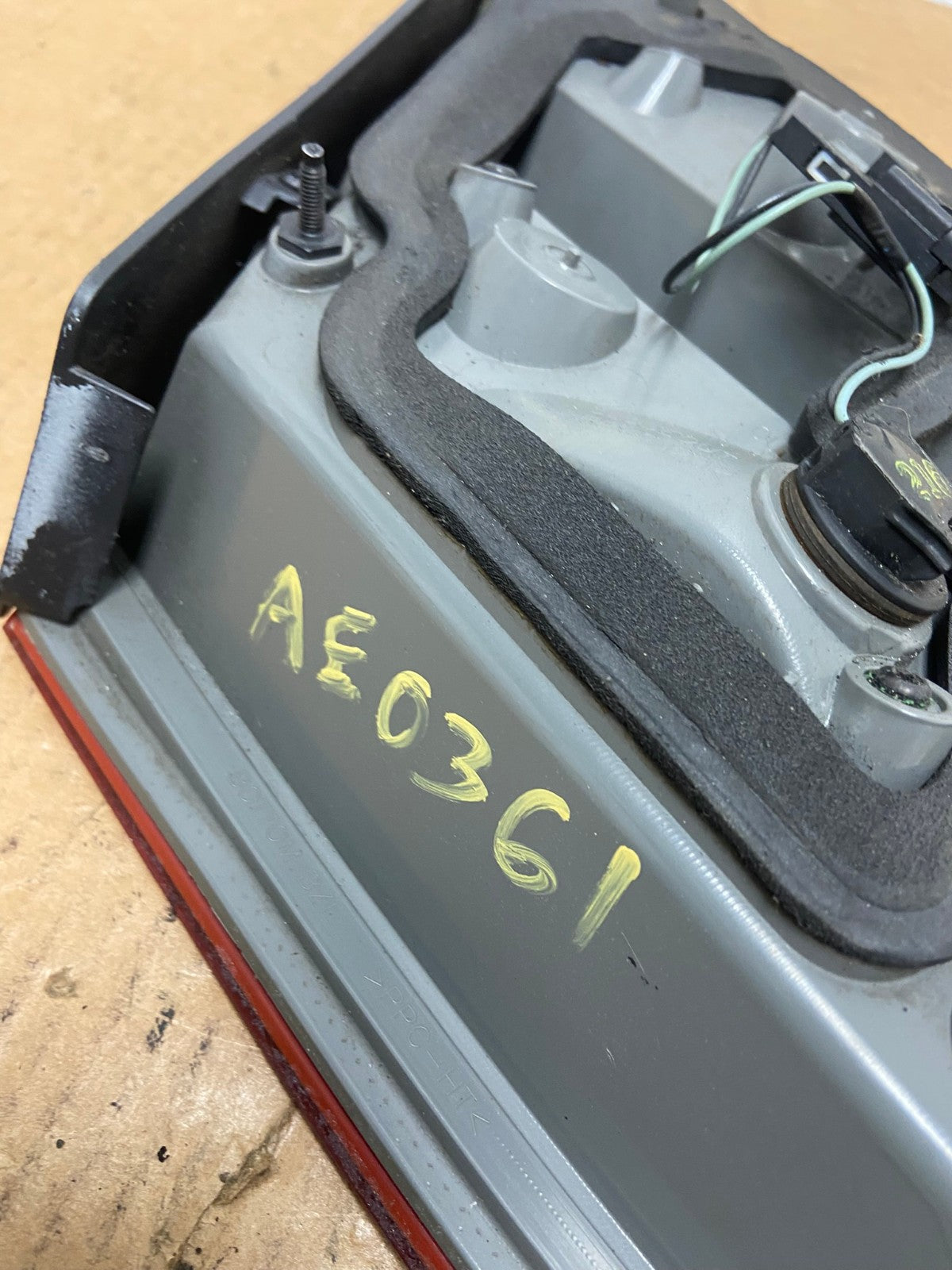 2013 to 2018 Ford Taurus Right Passenger Rh Side Tail Light Inner AE0361 LK7