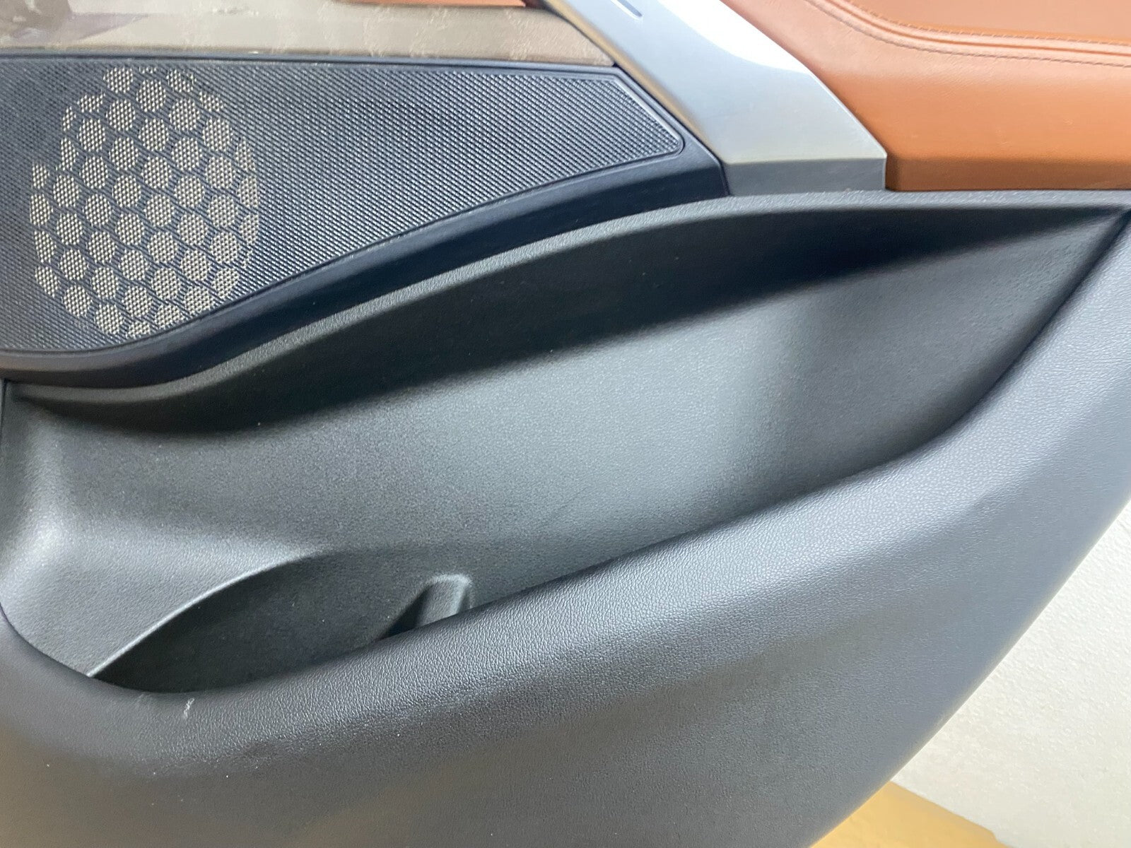 2020 to 2022 Bmw X6 Rear Right Passenger Side Door Panel Cover OEM M6893 DG4