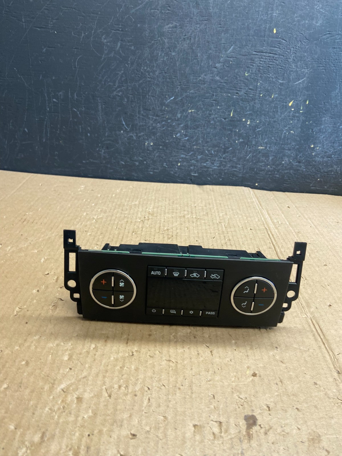 2007 - 2011 Chevrolet Silverado Gmc Sierra A/C Heater Climate Control ae3932 DG0