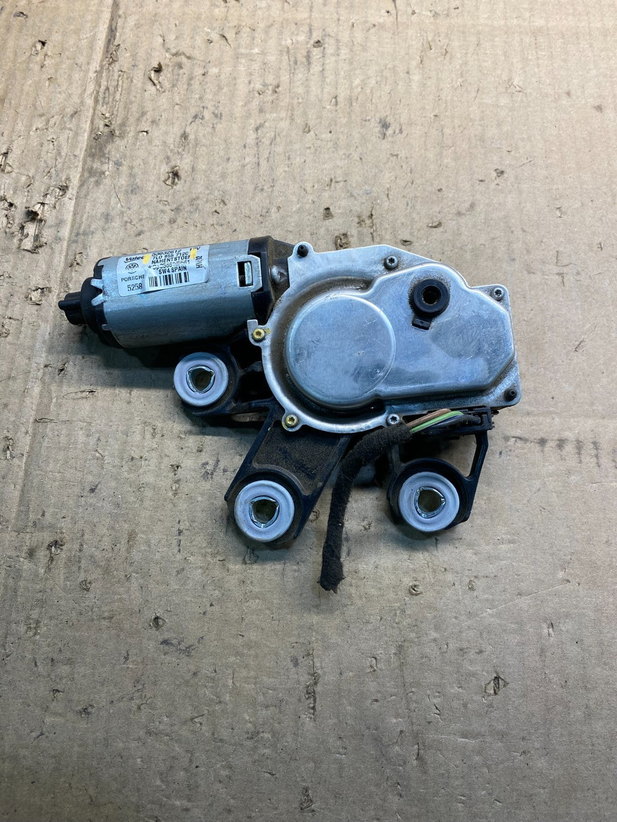 2003 to 2010 Porsche Cayenne Rear Back Window Wiper Motor AB0392 DG3