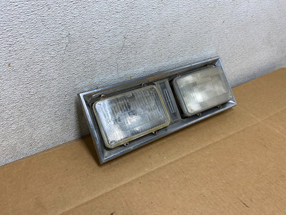1980 to 1989 Lincoln Town Car Left Or Right HeadLight E0VB-130520-AH N40612