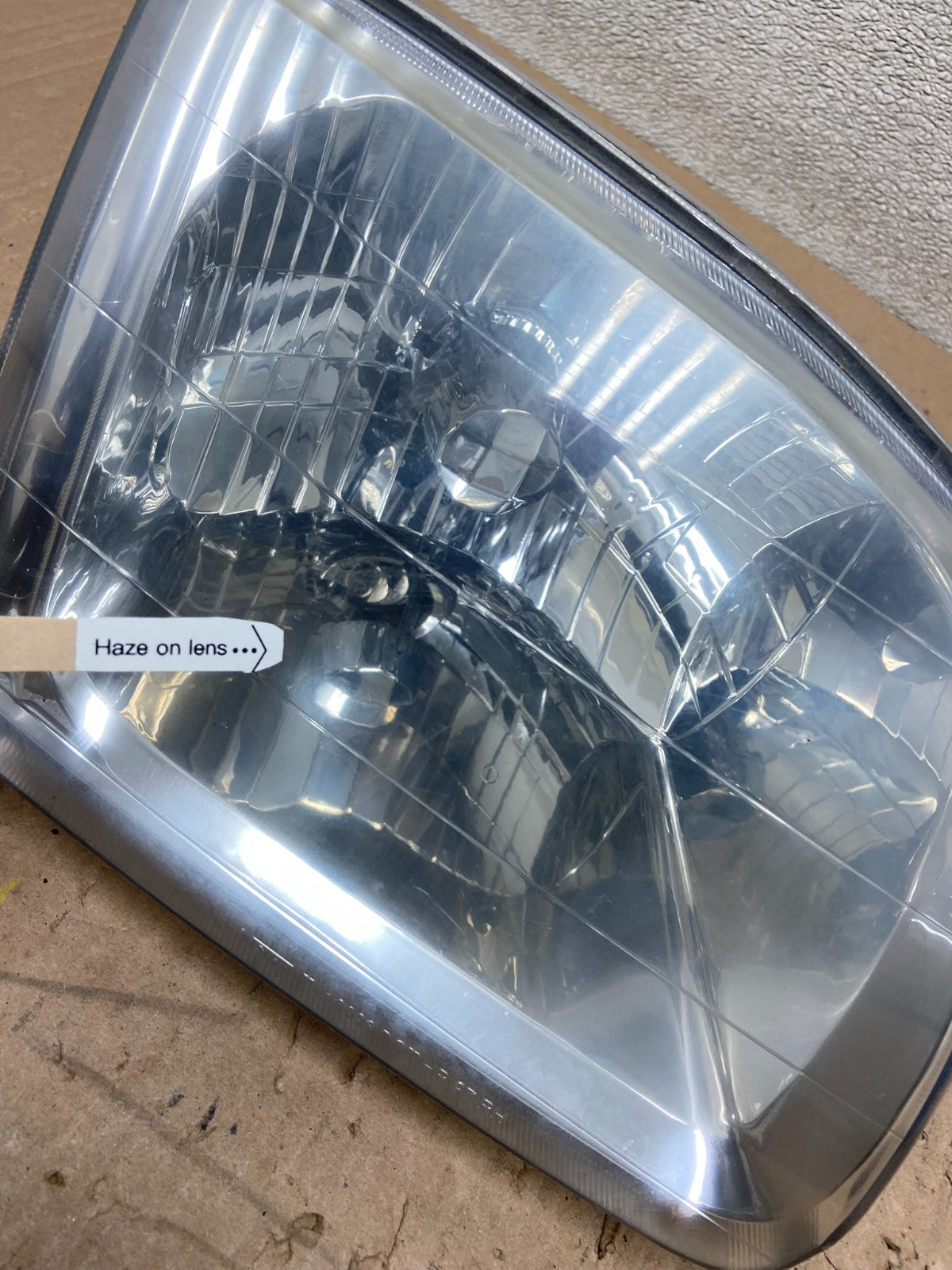 2001 to 2004 Toyota Sequoia Right Passenger RH Side Headlight Halogen Y0391 DW4