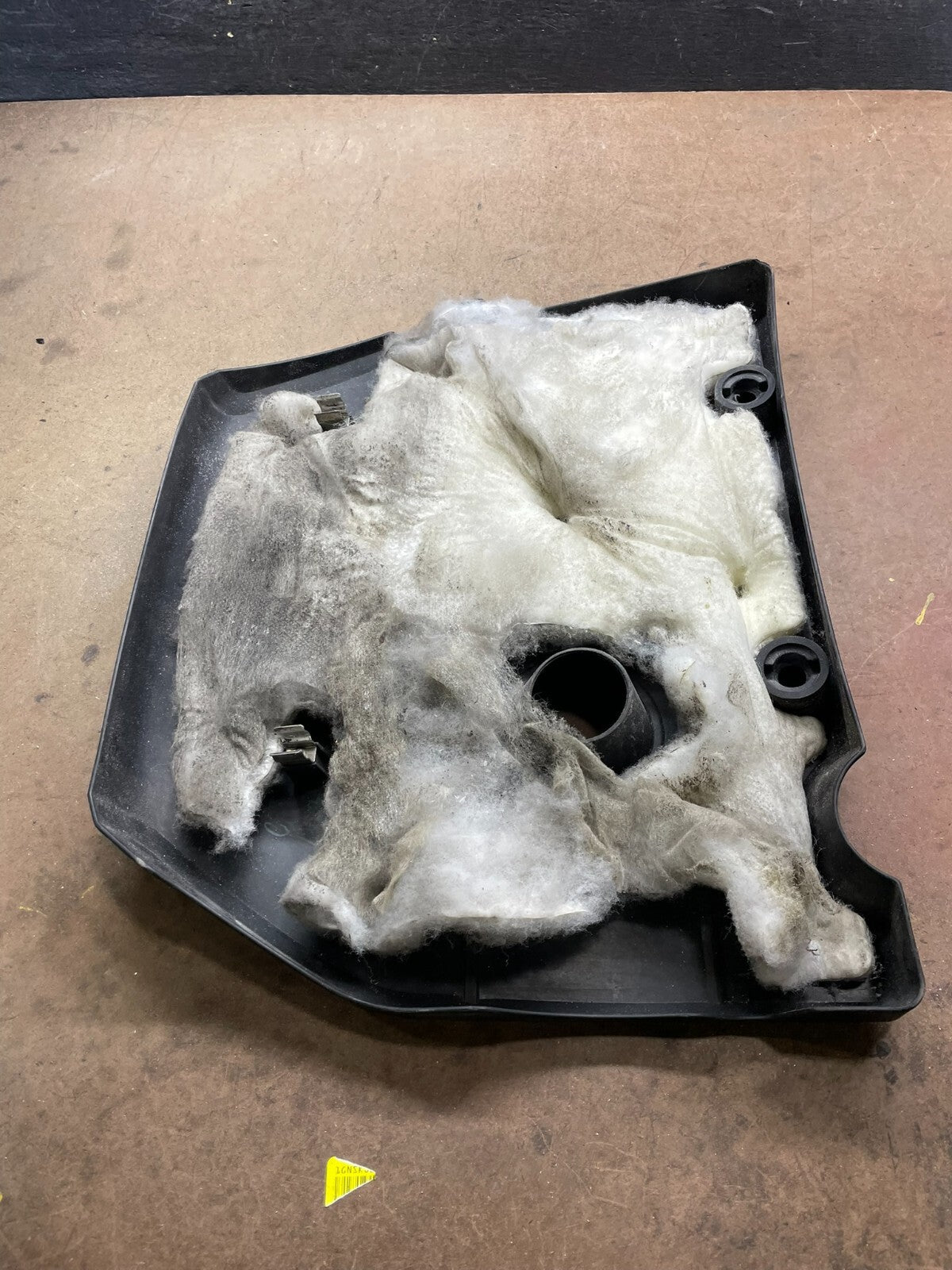 2004 to 2009 Mazda 3 DOHC 16 VALVE Engine Shield Top Cover M3075 PS7