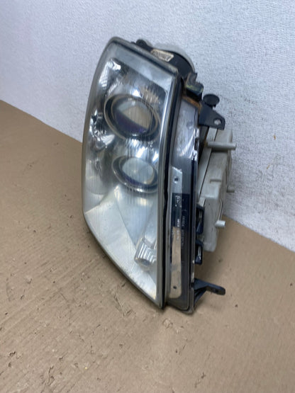 2005 - 2011 Cadillac STS Right Passenger RH Side Xenon Headlight AE9611 LK1