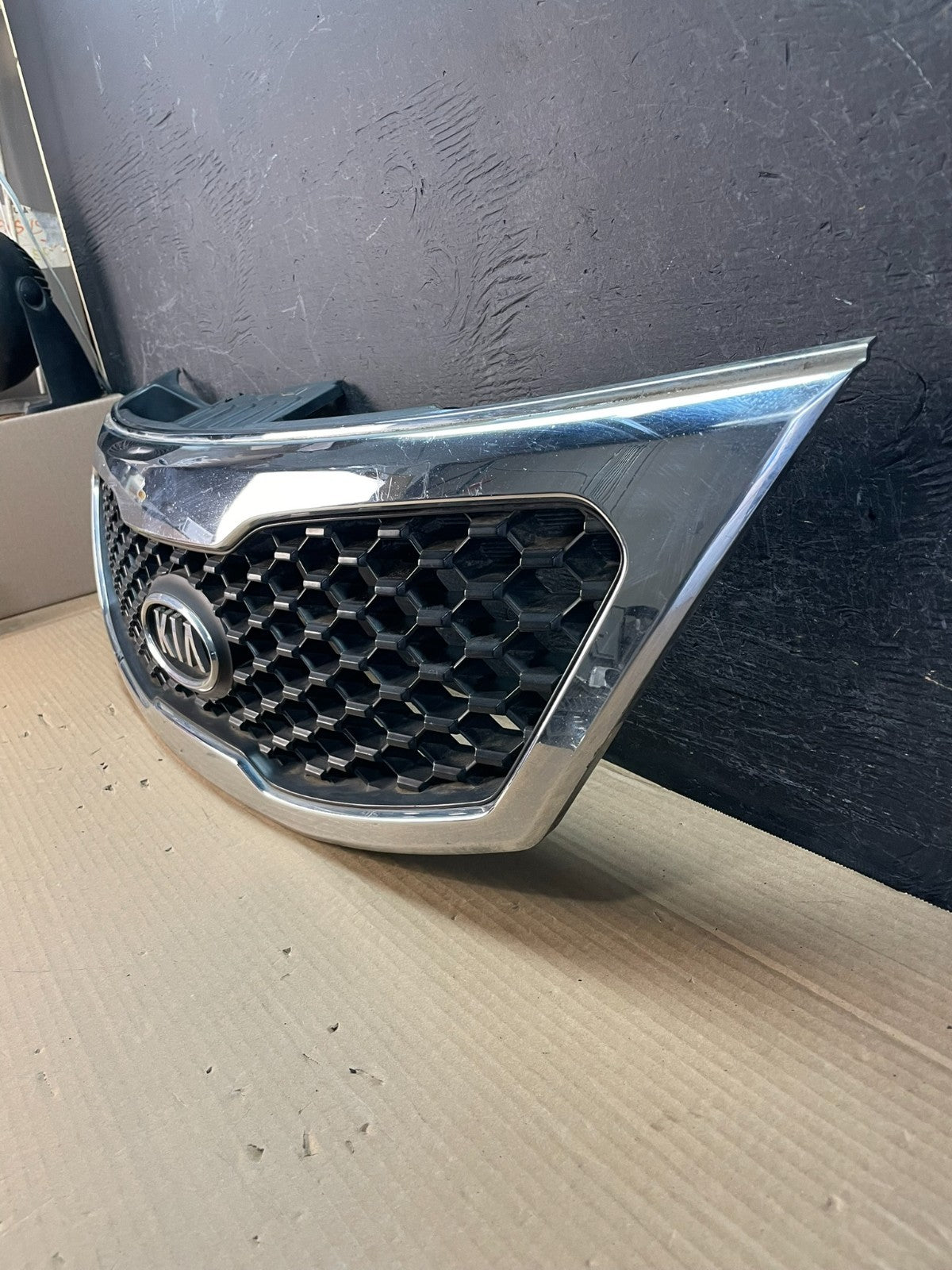 2011 2012 2013 Kia Sorento Front Upper Grill Grille ae8736 DG1