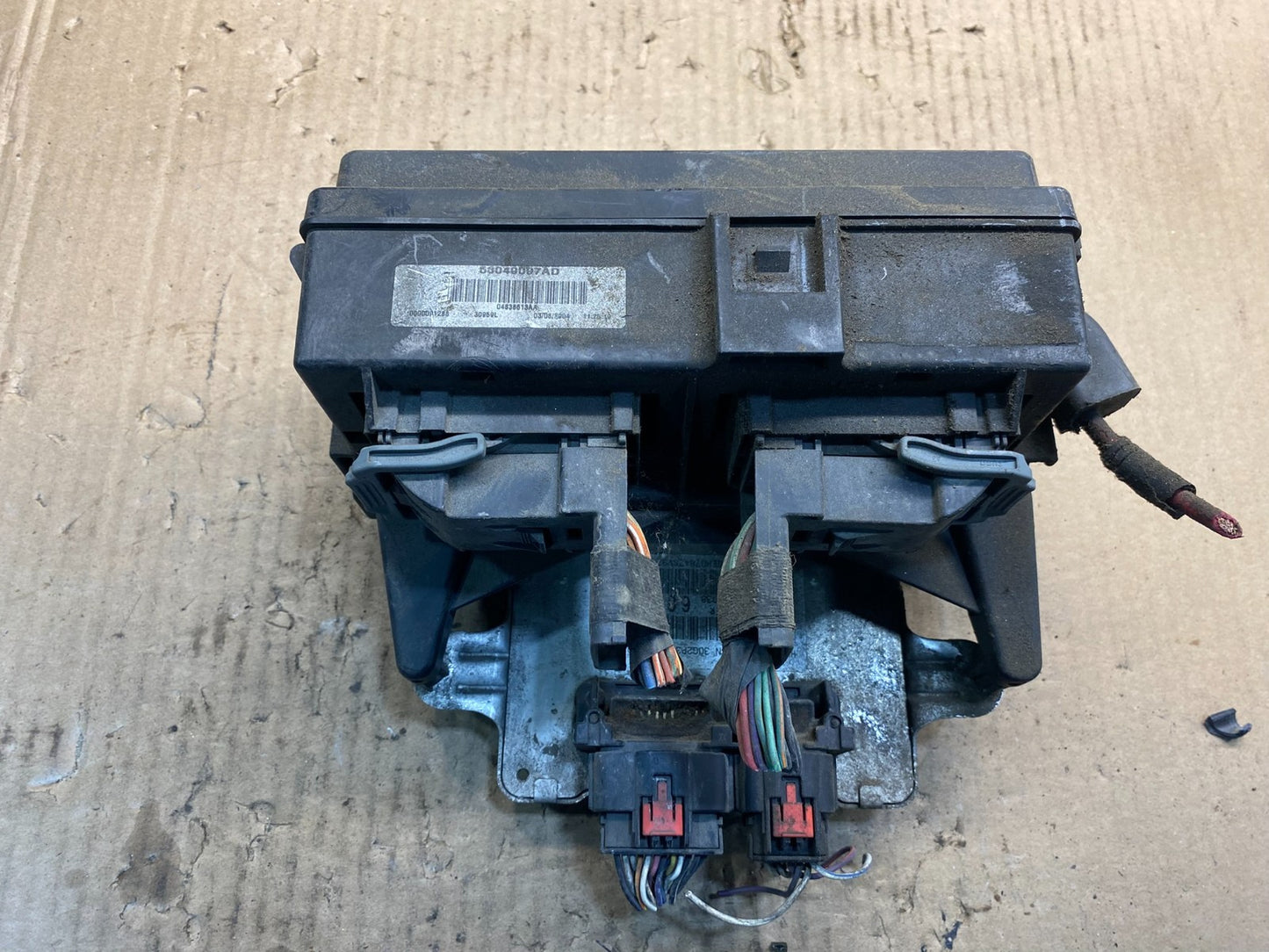 2004 2005 Dodge Durango Fusebox Fuse Box Relay Body BCM Control Module ae8046 DG1