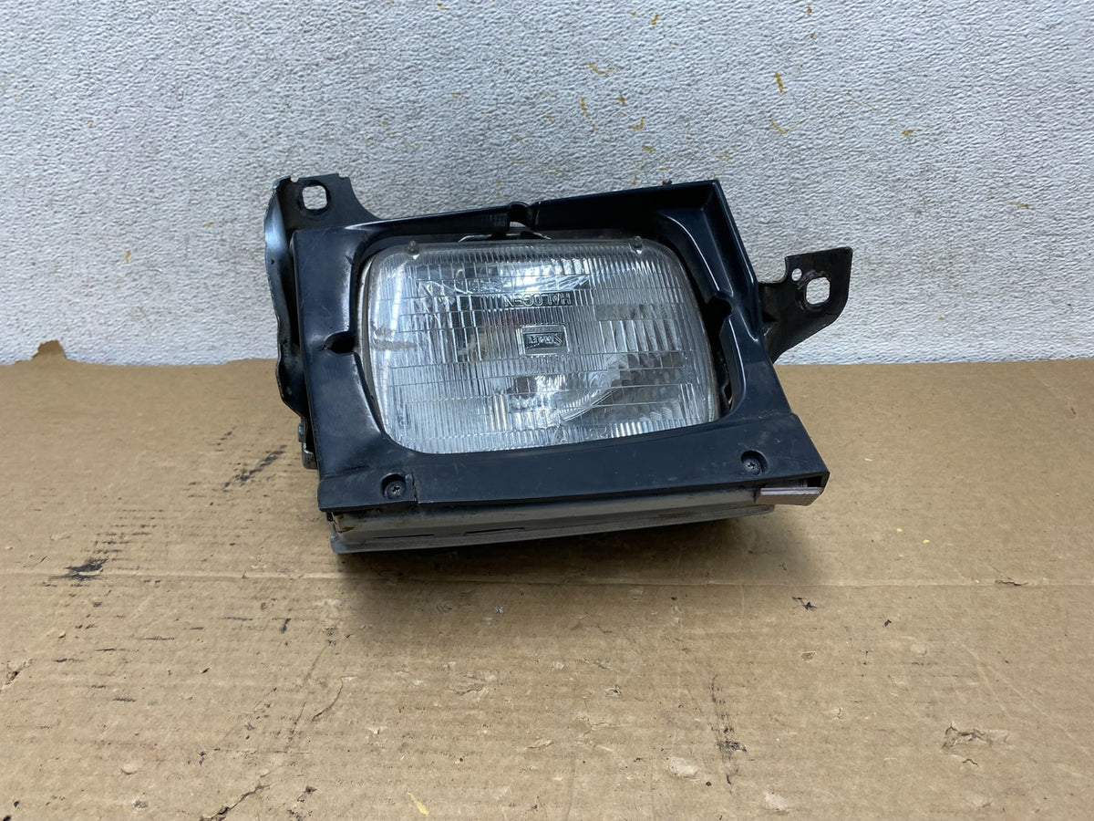 1986 to 1989 Honda Accord Left Driver LH Side Headlight AH8166 DG4