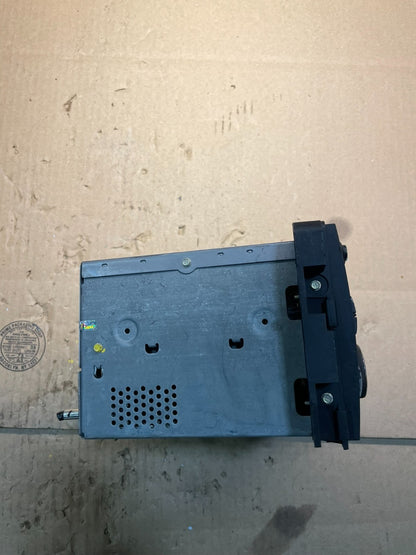 2009 to 2011 GMC Acadia Radio AM/FM CD Player Radio Oem v8745 DG7
