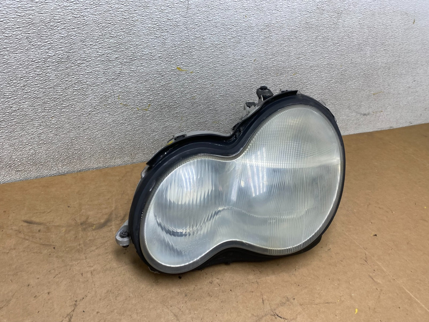 2001-2004 Mercedes-Benz C Class Halogen Left Driver Headlight Oem X4878 DW2