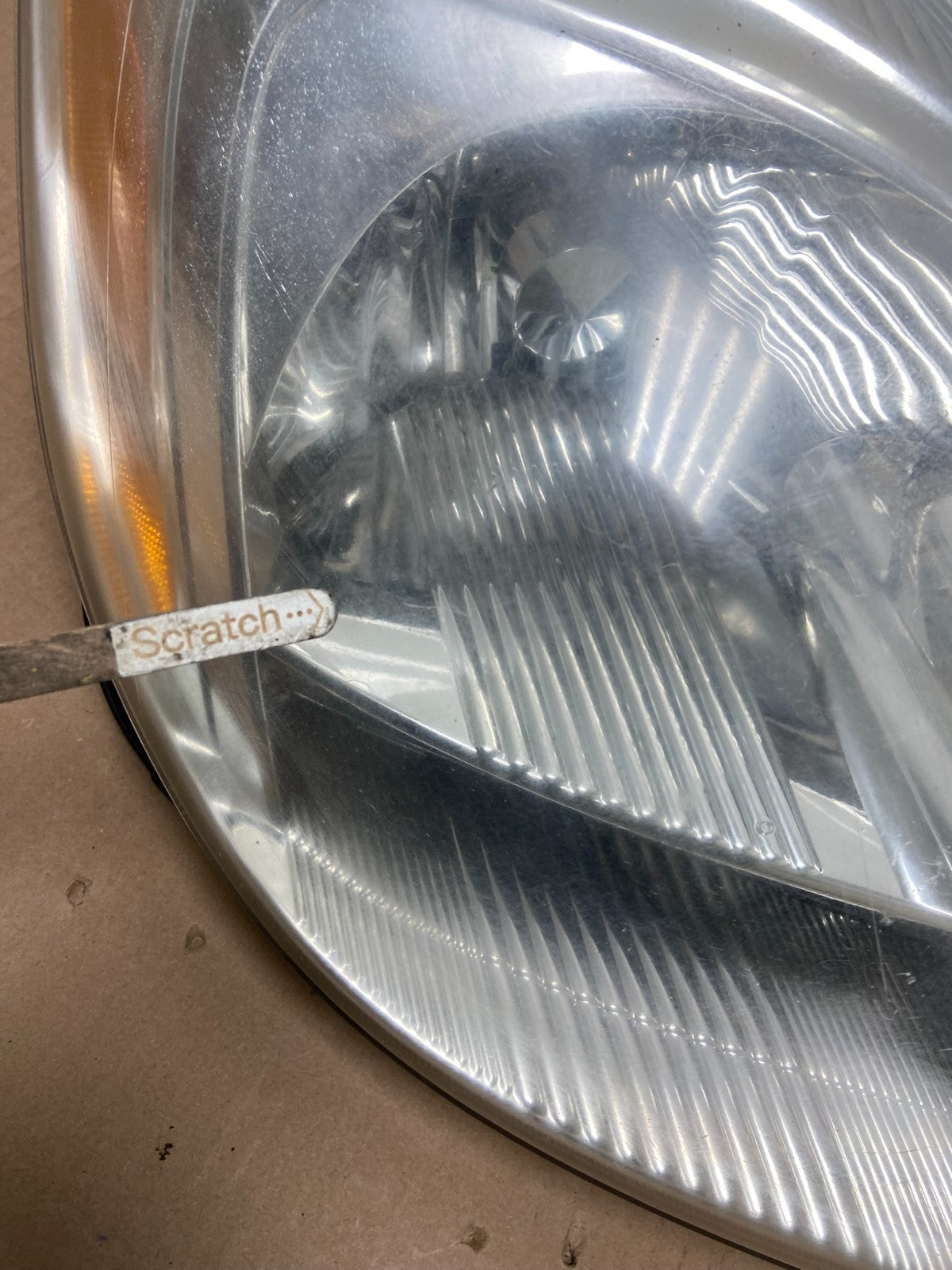 2004-2005 Toyota Sienna Right Passenger Halogen Headlight OEM X9190 DW3