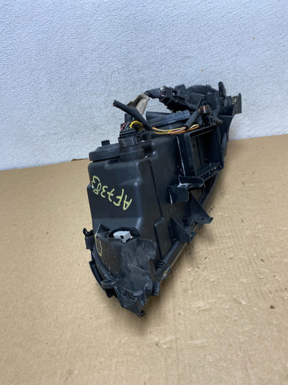 2005 to 2007 Volvo XC70 V70 Right Passenger RH Headlight AF7383 DW10