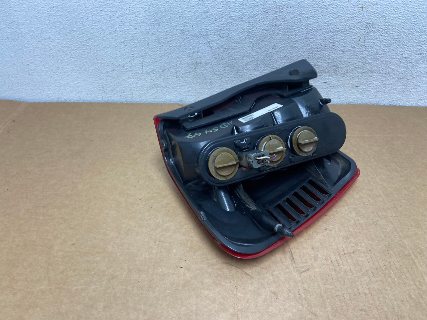 1999-2004 Jeep Grand Cherokee WJ Right Passenger Rh Tail Light AD5447 LK4