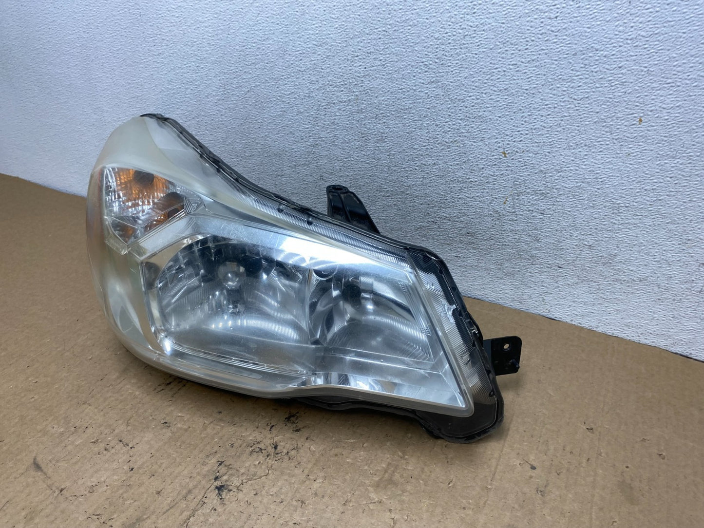 2014 to 2016 Subaru Forester Right Passenger Headlight Halogen AG2370 DW1