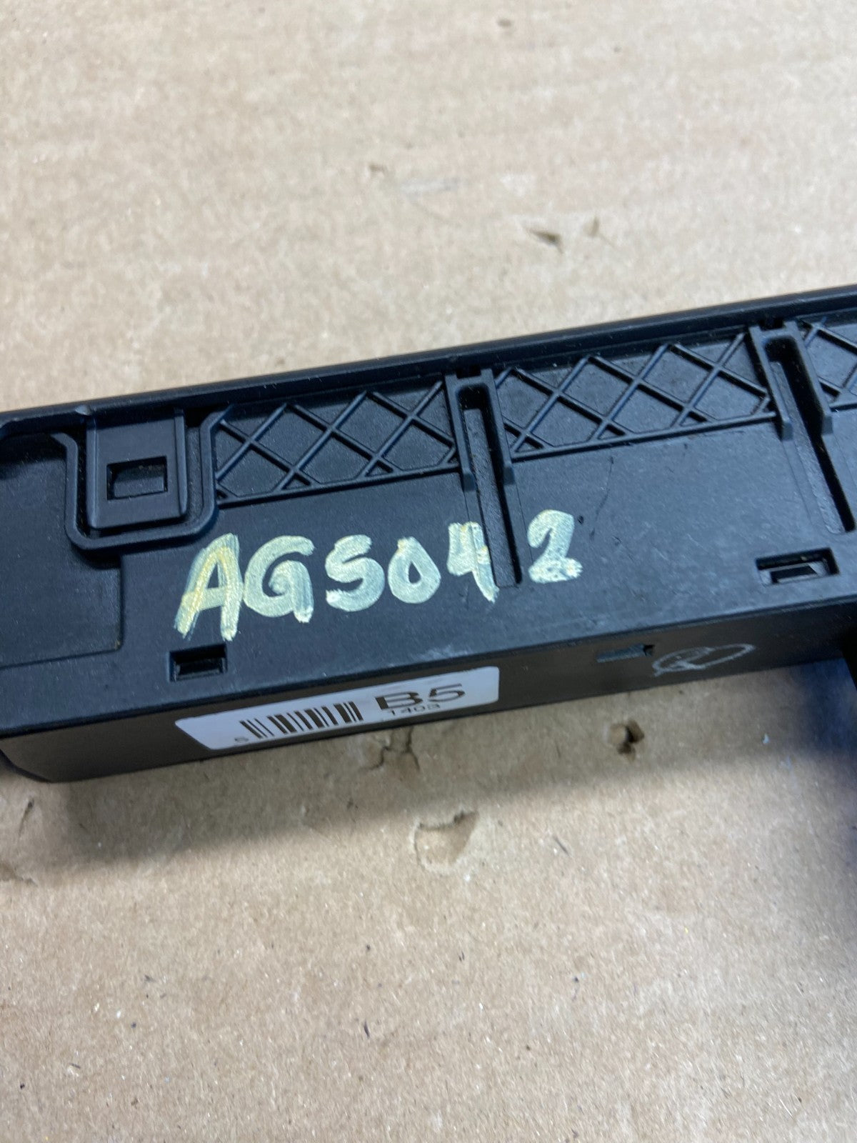 2003-2008 Jaguar S-Type Hazard Traction Control Door Lock Switch AG5042 DG5