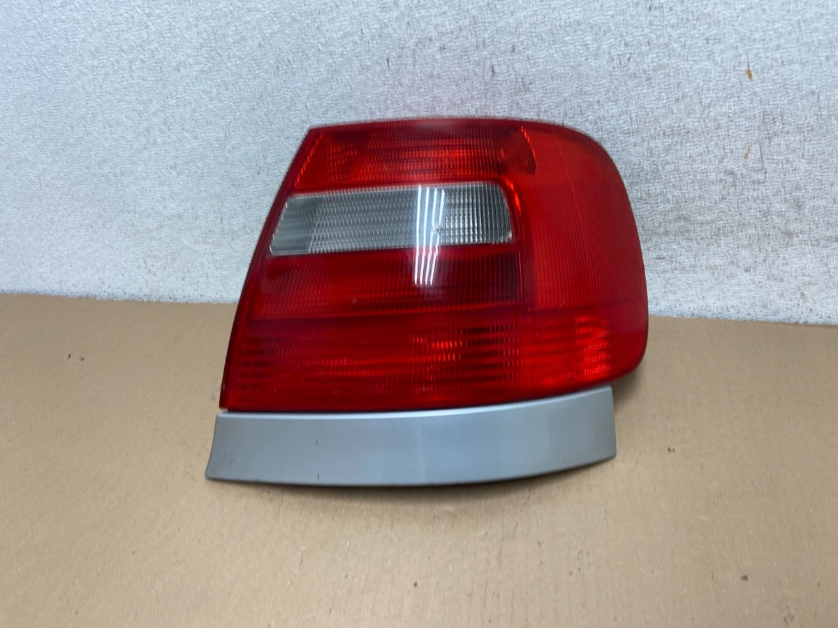 1999 to 2002 Audi A4 B5 Right Passenger Rh Side Tail Light AF2992 DG0
