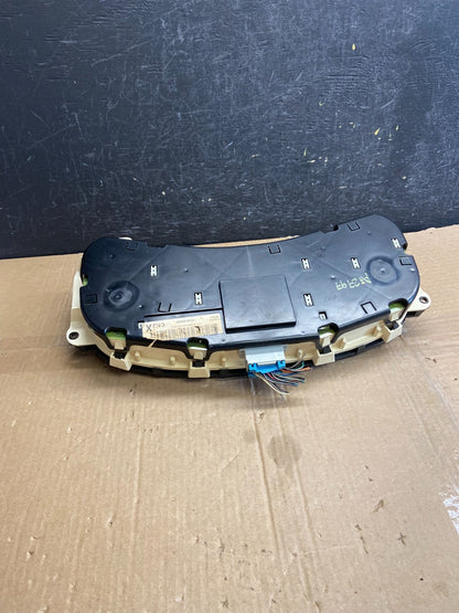 1999 to 2002 Chevrolet Silverado Sierra Cluster Gauge Speedometer ECM AF2797 DW5