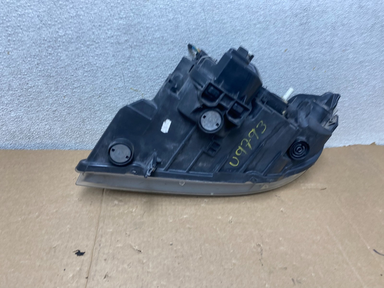 2009-2011 BMW 3 Series 328i 4/D Sedan Headlight Halogen Right Passenger U9793 DW9