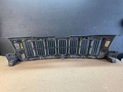 2011 to 2013 Jeep Grand Cherokee Front Upper Grill Grille AE3771 DG3