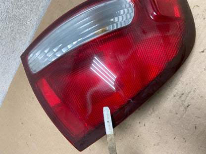 2000 2001 2002 2003 Nissan Sentra Left Driver Side Tail Light AI1063 LK4