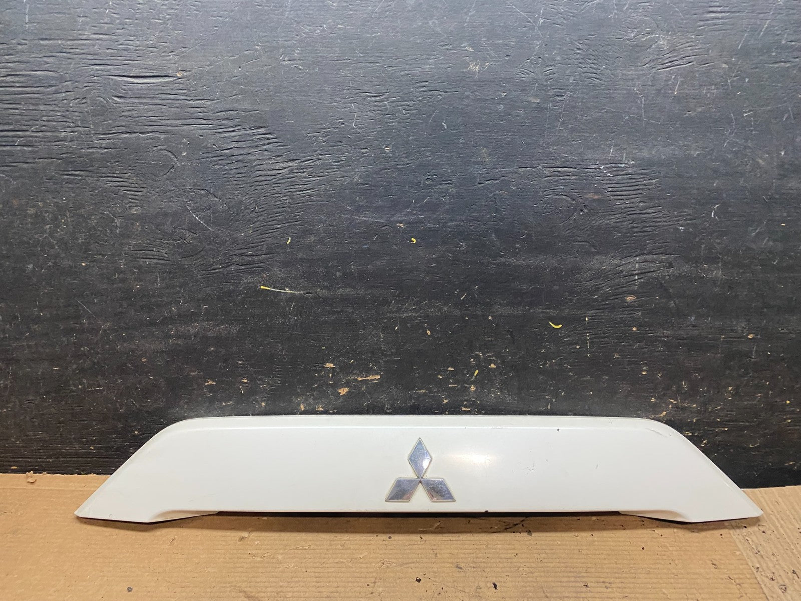 2007 to 2013 Mitsubishi Outlander Rear Hatch Tailgate Trim Molding OEM V9515 DG0