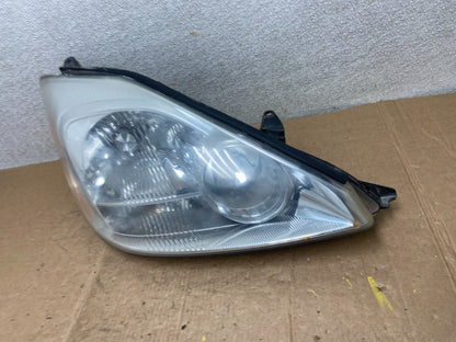 2004-2005 Toyota Sienna Right Passenger Halogen Headlight OEM AA1611 DW1