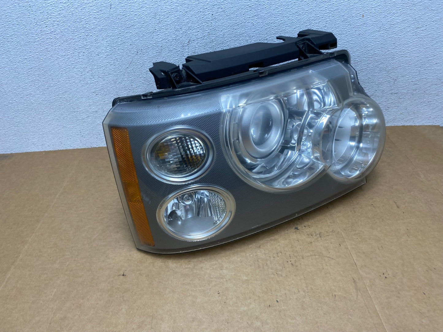 2006-2009 Land Rover Range Rover Right Passenger Xenon AFS Headlight AE2940 DW2
