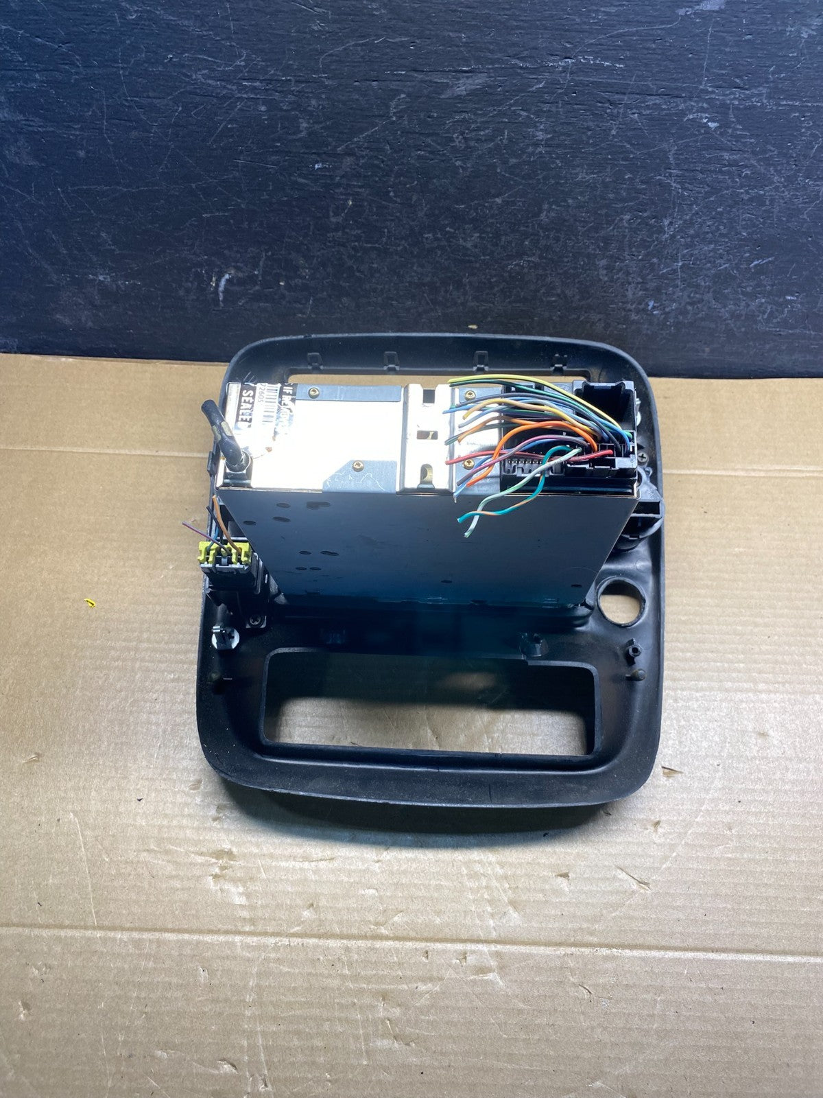 1997 to 2003 Ford F150 Ranger AM FM Radio Stereo Receiver Bezel ad6610 DG6