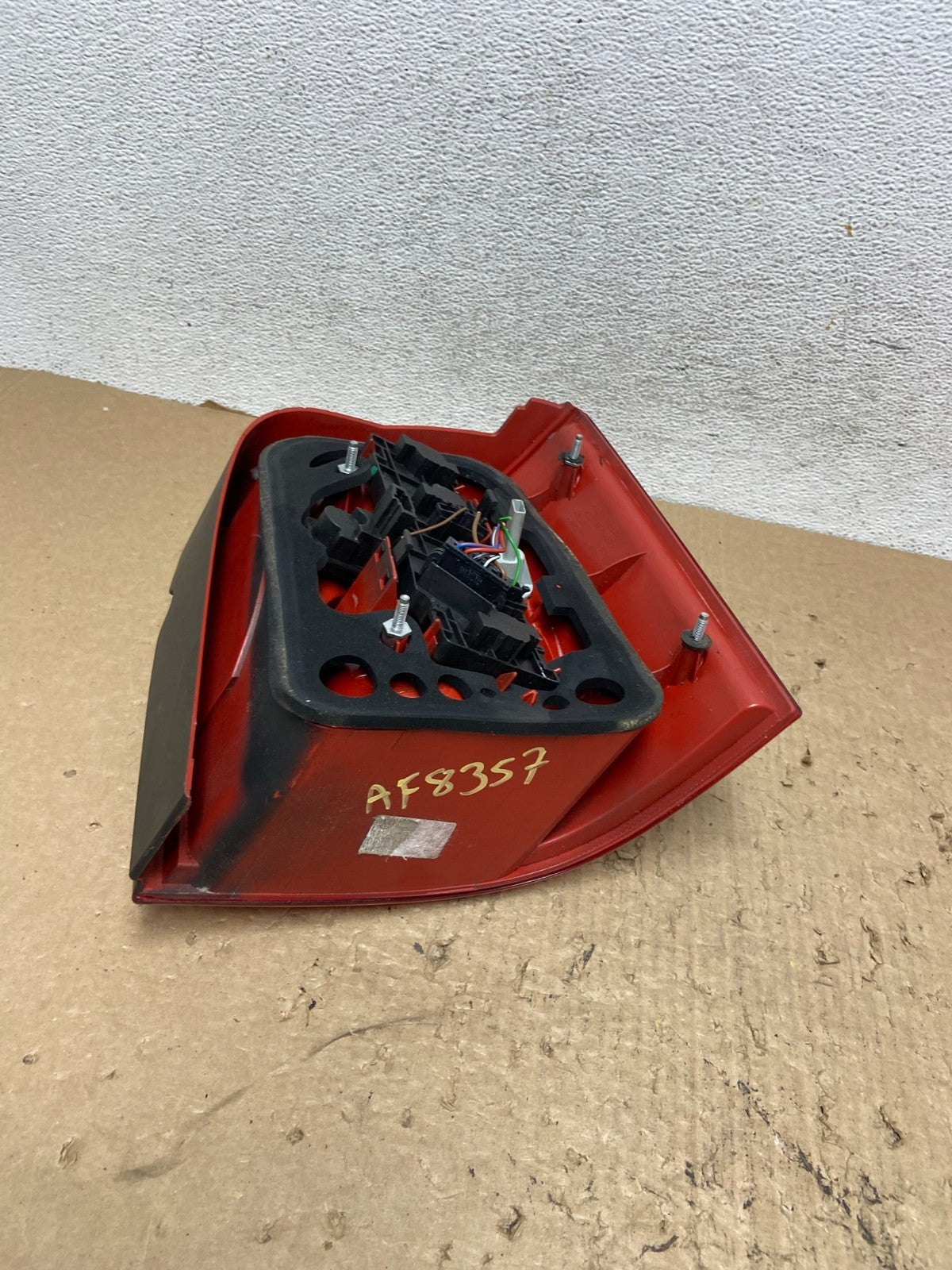 2000 to 2005 Volkswagen Passat B5 Wagon Left Driver Side Tail Light AF83576
