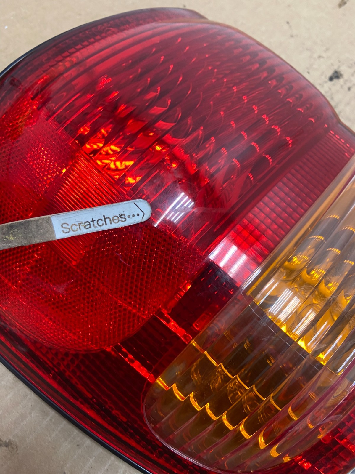 1998 to 2002 Toyota Land Cruiser Right Passenger RH Side Tail Light AG2385 DW3