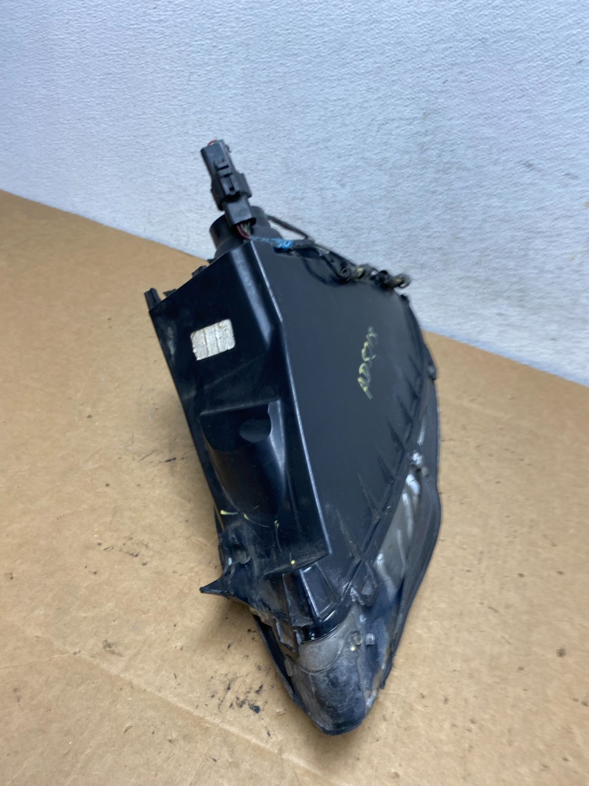 2000 to 2007 Ford Taurus Right Passenger RH Side Halogen Headlight AD5218 DW11