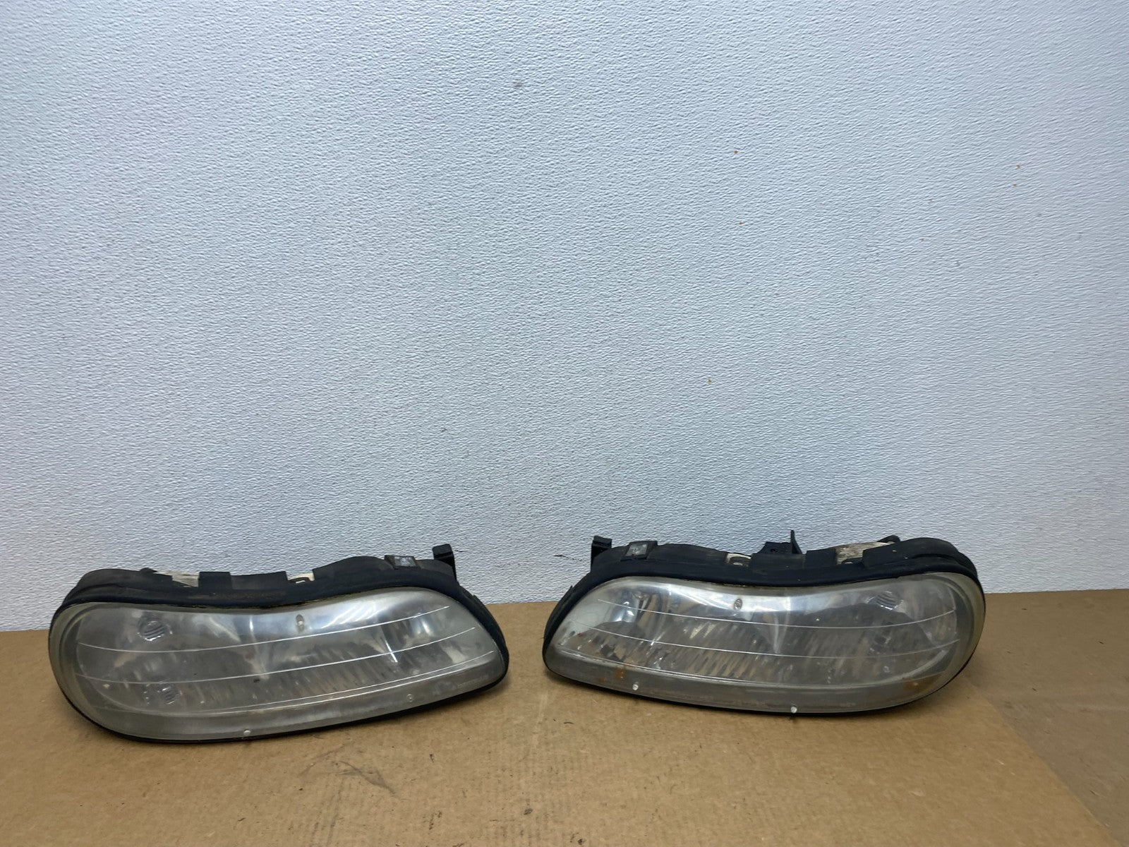 1997 to 2003 Chevrolet Malibu Left+Right Side Headlights AC1795 DW0