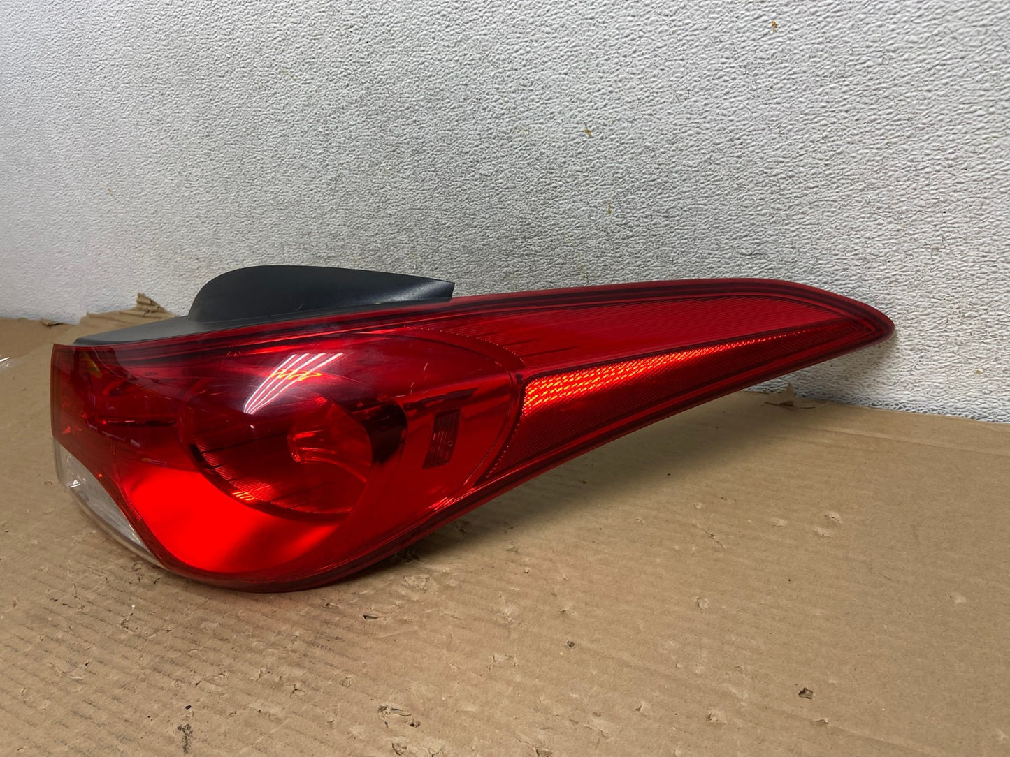 2011 2012 2013 Hyundai Elantra Sedan Right Passenger Tail Light AG9280 LK2