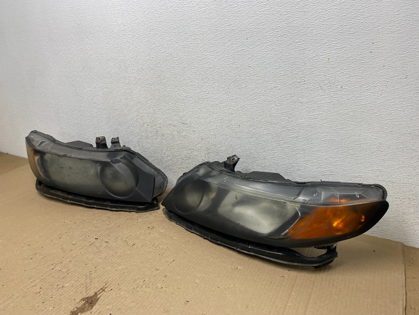 2006 - 2008 Honda Civic Sedan Headlights Halogen Left+Right AE9686 DW1