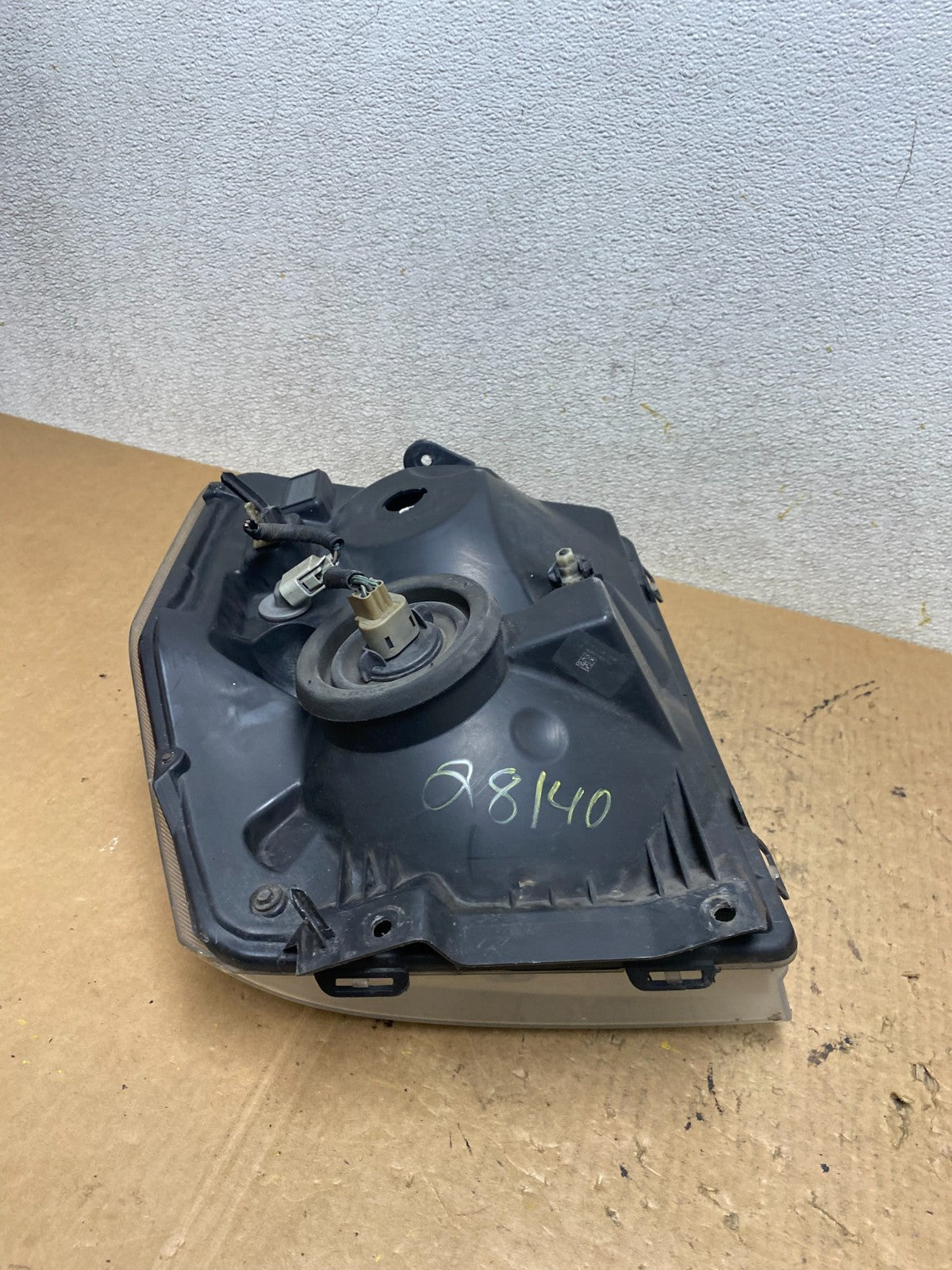 2008-2014 Ford Econoline E150 E250 E350 Left Driver LH Headlight OEM Q8140 DW12