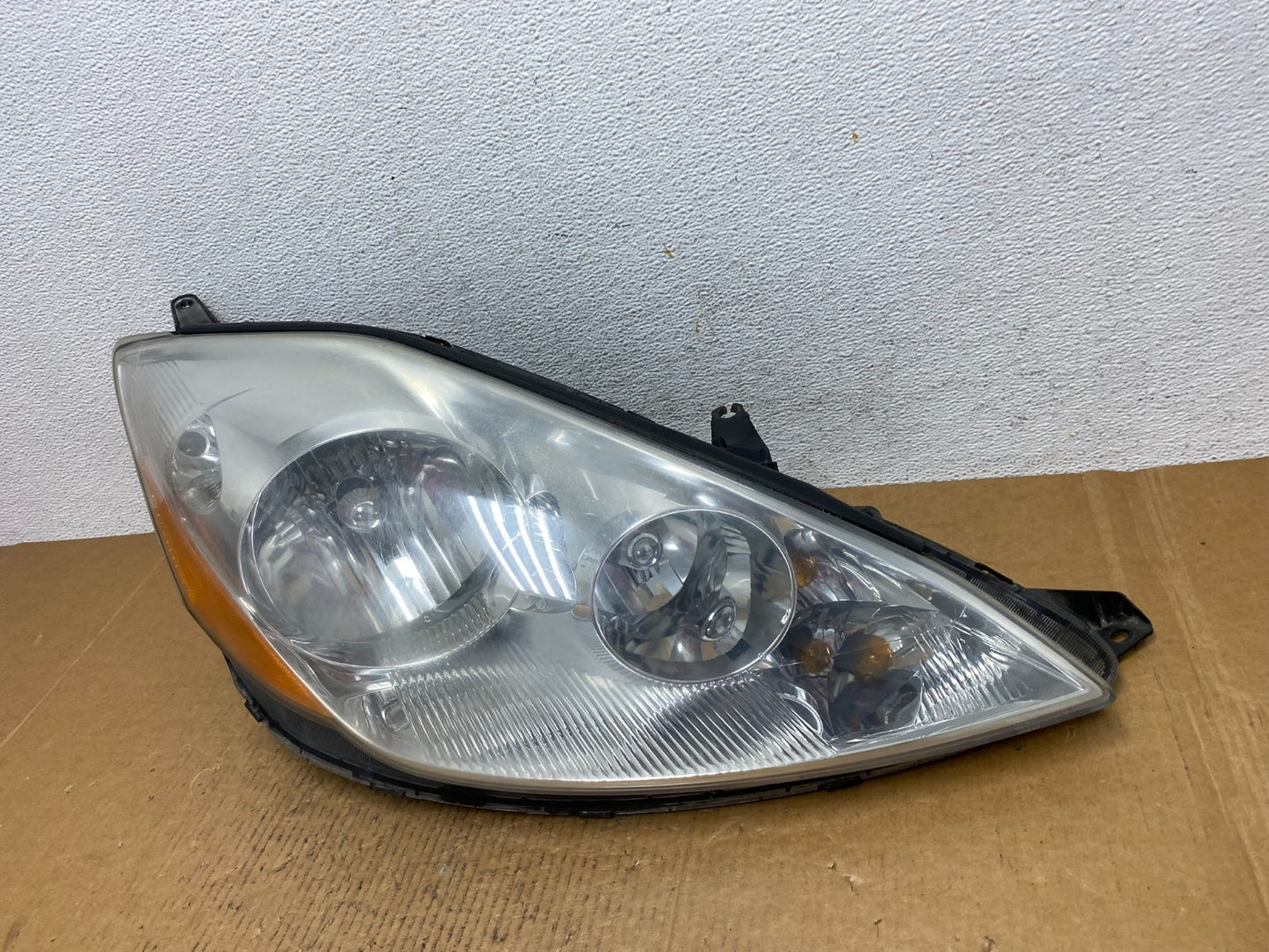 2006 to 2010 Toyota Sienna Right Passenger Rh Side Headlight Halogen AE0493 DW1