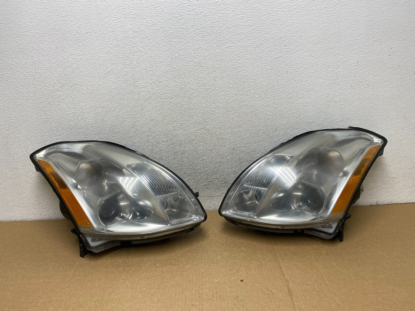 2004 to 2006 Nissan Maxima Left+Right Side Headlights Halogen AG1989 DW0