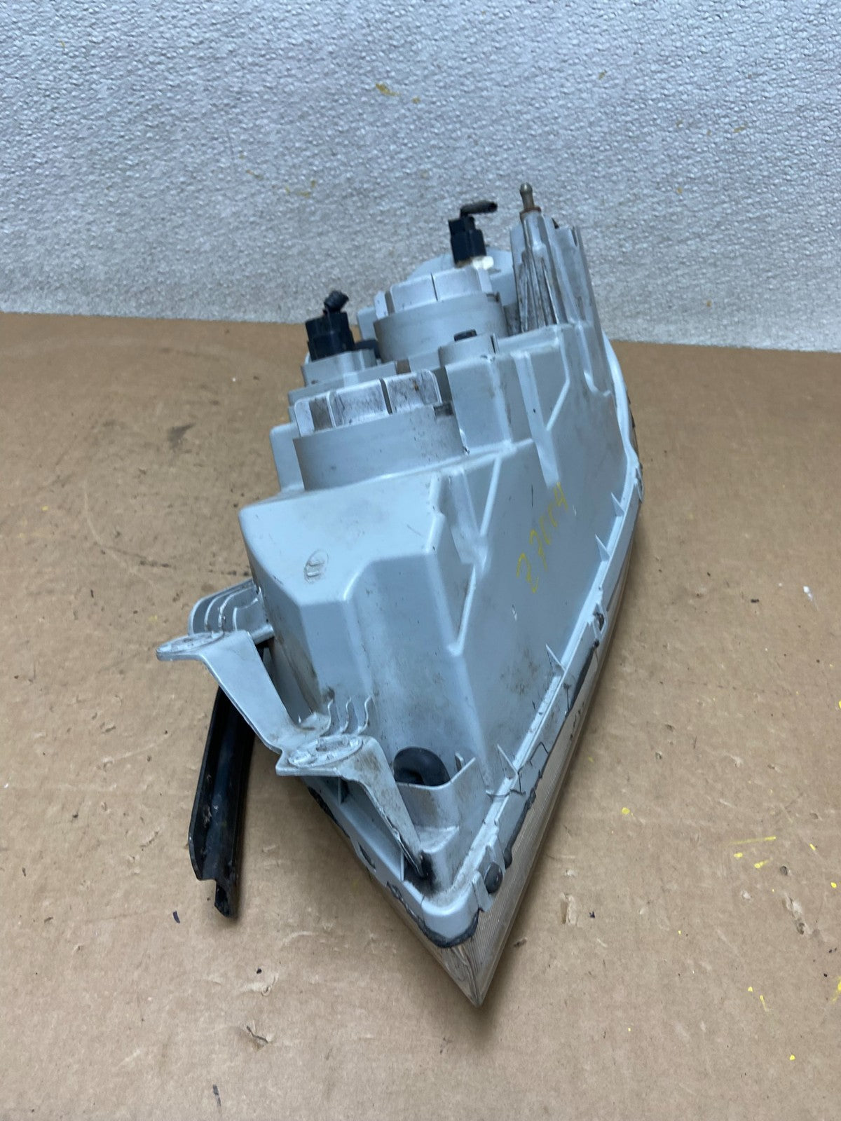 2002 to 2005 Kia Sedona Right Passenger RH Side Headlight Oem Z7004 DW8