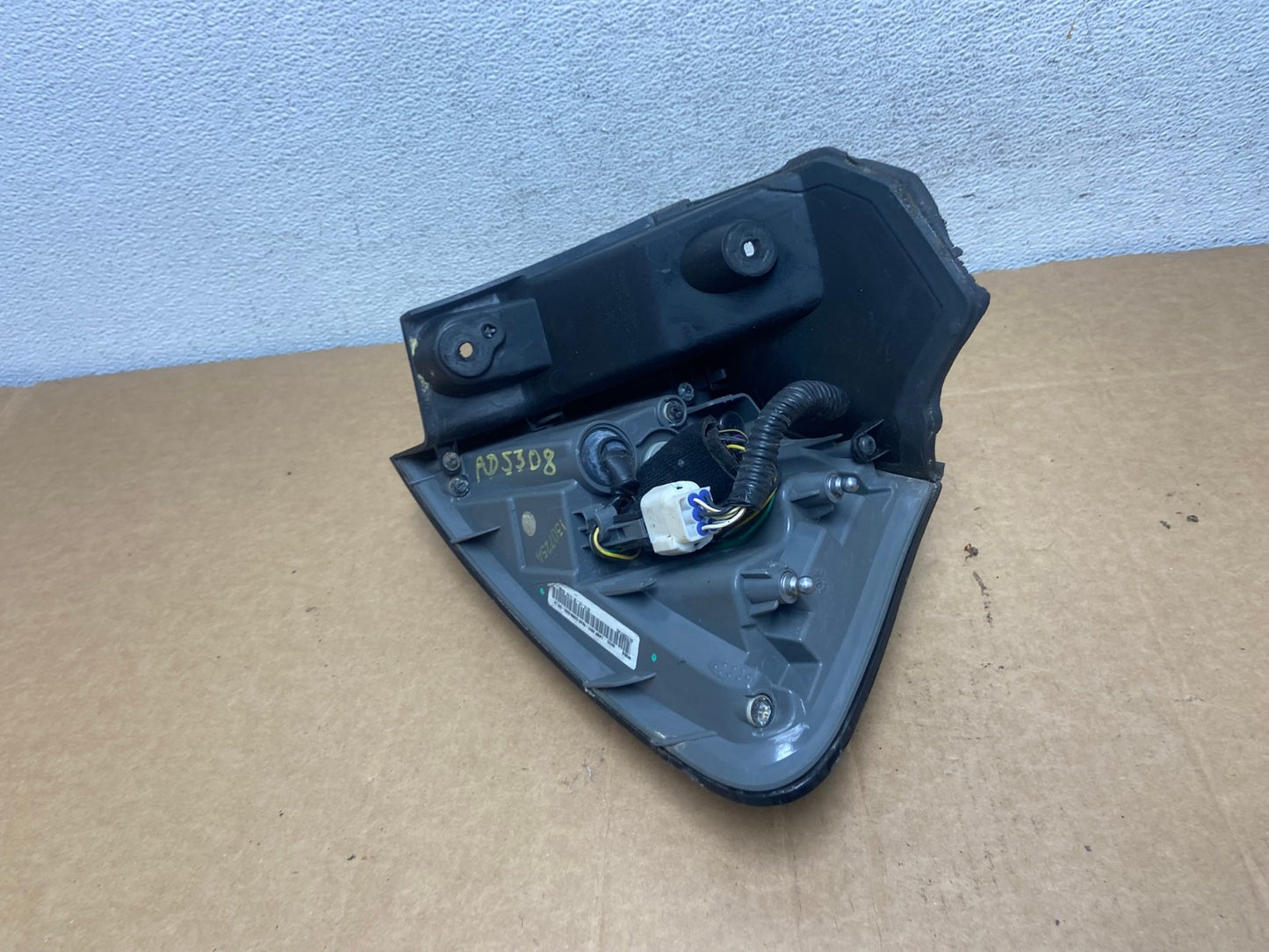 2014 to 2018 Jeep Cherokee Left Driver LH Side Tail Light AD5308 LK5